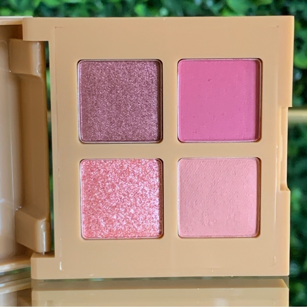 Complex Culture ROSY OUTLOOK Eyeshadow Palette | NEW - Picture 5 of 16